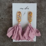 くすみラベンダーカラーのシフォンタッセル　ピアス/イヤリング