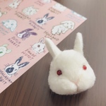 もふもふ白ウサギのブローチ