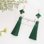 Vintage Emerald×タッセルピアス