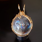 水晶　丸玉（虹入り水晶）*ペンダントトップ　ゴールド