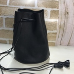 巾着バッグ レザー　黒