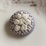 刺繍ブローチ