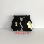 北欧風黒花柄＊バネ口ポーチ