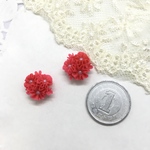 赤 フリル パール   ピアス に 手作り 材料 小さな ブーケ      可愛い    二個セット  樹脂 粘土  パーツ  ミニ  クレイフラワー   49