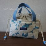 洗える！保冷お弁当用バッグ　幼児・子供用サイズ　男の子用　サメ柄　ホワイト×水色