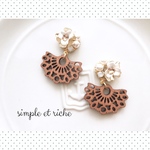 winter flower☆SWAROVSKI bijou×lacy woodcharm【イヤリング】