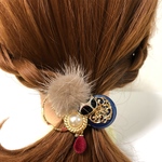 秋 冬 カラー が 大人可愛い  ファー ポニーフック 