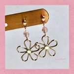 SWAROVSKIヴィンテージローズ♡フラワーピアス／イヤリング