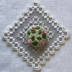 「バラとかすみ草のリース」刺繍ブローチ 刺繍ヘアゴム 