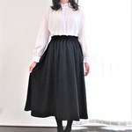 ラインのきれいなフレアーギャザースカート
