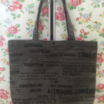 　トートバッグ　　英字　
