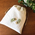 孔雀の羽根 刺繍 巾着袋 