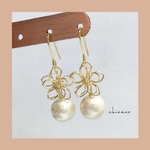 コットンパールのフラワーピアス／イヤリング