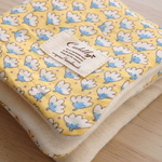 【SALE】やわらか8重ガーゼハンカチ　北欧風　小花柄／イエロー②