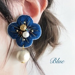 刺繍お花ピアス《Blue》/イヤリング