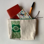 ビーズと刺繍のコットンポーチ