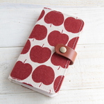  iPhone14シリーズSE3対応アップル The★World ボルドー系 手帳型スマホケース /iPhoneSE2/12シリーズ/11シリーズ /Android りんご