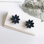 ピアス～ダークな小花～振袖 卒業式 袴 入学式に