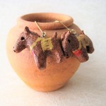 シンプル馬埴輪のピアス／イヤリング