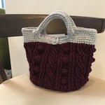 「アラン模様のニットバック」　ワインレッド×グレー