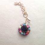 リネンと刺繍の花刺繍のバックチャーム＆ブローチN