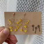 小枝のワイヤーピアス♪金木犀風(1点のみ)/イヤリング/樹脂フック