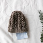 こどもの縄編みニット帽子