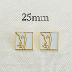 importメタルデザインピアス  ホワイト 2個1ペア