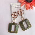 送料無料♡ヒョウ柄×カーキの大ぶりイヤリング／ピアス