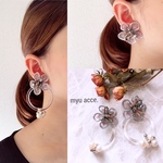 フラワーパールピアス“gray”