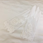 ﾙﾘｱﾝ ヨーロピアンレース フェミニン グローブ ウェディング スワロスフキーの優しい光に包まれて 結婚式 披露宴 挙式 二次会