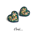 ビーズハート小花柄刺繍ピアス