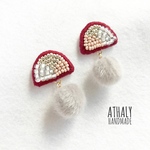 ピアス／イヤリング  △ｙaⓂ︎a▲red  ビーズ刺繍 