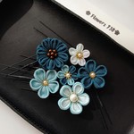 ✿つまみ細工の髪飾り✿青色系のお花✿