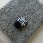 ミンクファーつき　刺繡ブローチ（フラワー・ダークブルー）受注制作