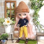No.1697  ネイビーオフショルダートップスとカラシ色パンツ