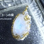 ホワイトラブラドライトペンダント（ワイヤージュエリー☆ワイヤーアクセサリー☆ワイヤーラッピング天然石ネックレス）