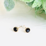 ブラックの一粒ピアス　スタッドピアス（小さめ）