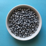 ガラスシードビーズ（シルバー/480個）*4mm