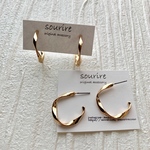 シンプルツイストピアス gold