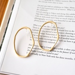 マットの変形リングノンホールピアス