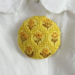 刺繍のブローチ「植物図鑑」