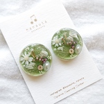 花たっぷりの耳飾り＊dusty green / ○25mm