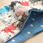 【SALE】やわらか８重ガーゼハンカチ　ねこ柄／ホワイト【大判サイズ】