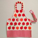 90cm マジックテープ付   りんご(白・チェック)子供用エプロン(三角巾/給食帽・巾着袋オプション) 