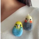 《受注制作》インコさんの羊毛フェルトのブローチ いつも一緒だよ♪（オカメ）