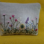 ボタニカルガーデン刺繍　マチありポーチ　Ａ