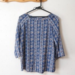 ラグランスリーブのプルオーバー～花柄～