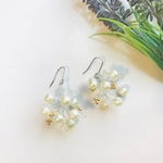 立体的なパールの小枝ピアス