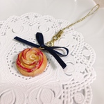 薔薇のアップルパイのストラップ